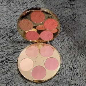 Tarte blush